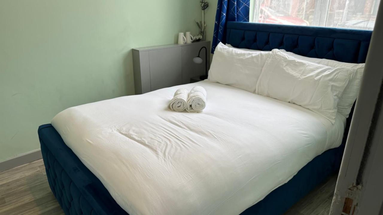 Homestay In Уолсолл Экстерьер фото