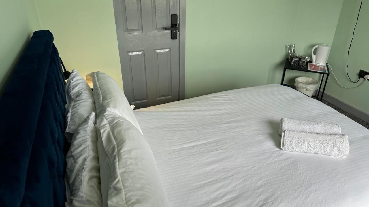 Homestay In Уолсолл Экстерьер фото