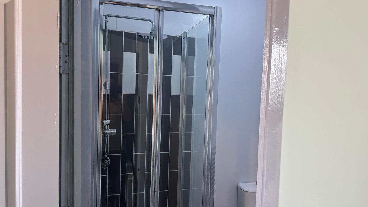 Homestay In Уолсолл Экстерьер фото